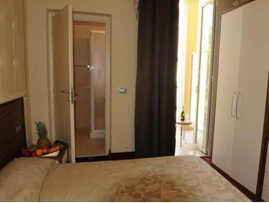 Hotel In تْشيزيناتيكو المظهر الخارجي الصورة
