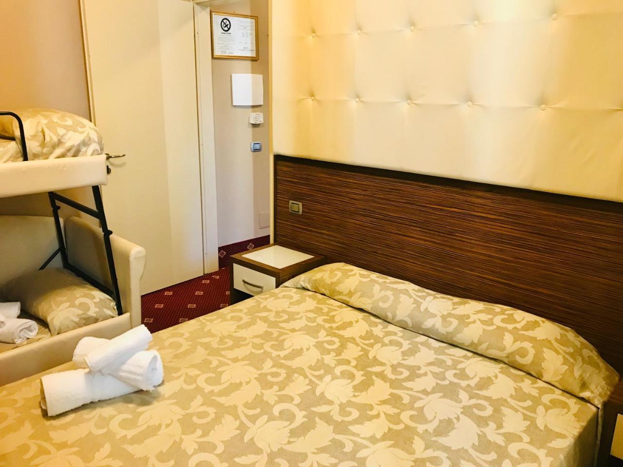 Hotel In تْشيزيناتيكو المظهر الخارجي الصورة
