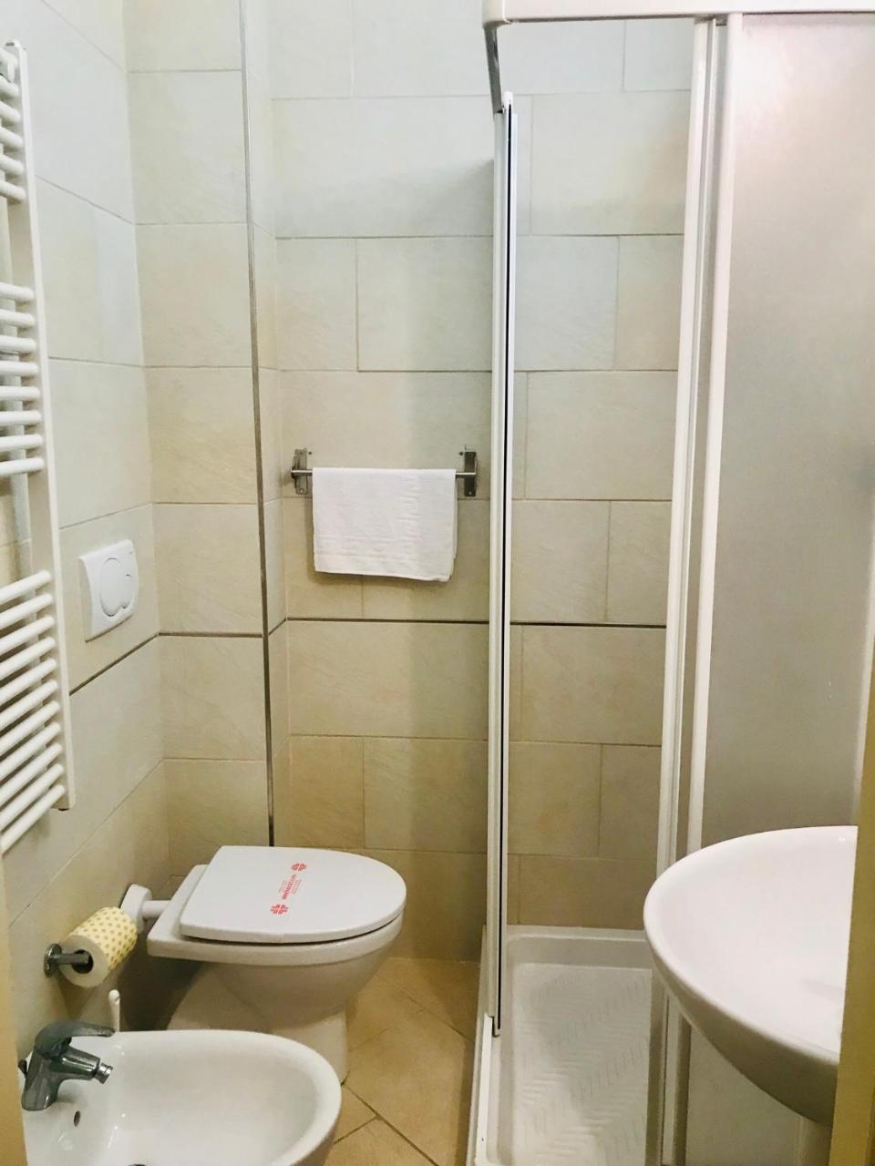 Hotel In تْشيزيناتيكو المظهر الخارجي الصورة